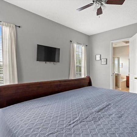 Long Stays! Lakefront - Gated Pool Home Orlando Exterior photo