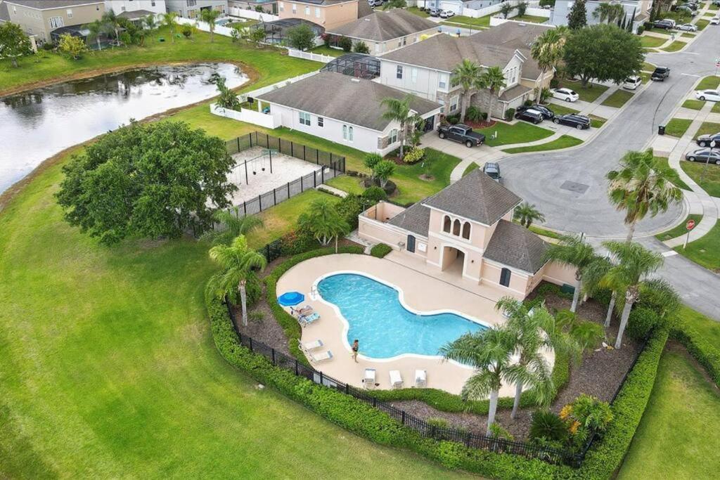 Long Stays! Lakefront - Gated Pool Home Orlando Exterior photo